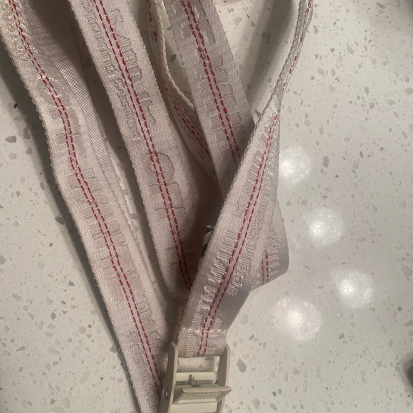 Off white belt - Picture 2 of 3